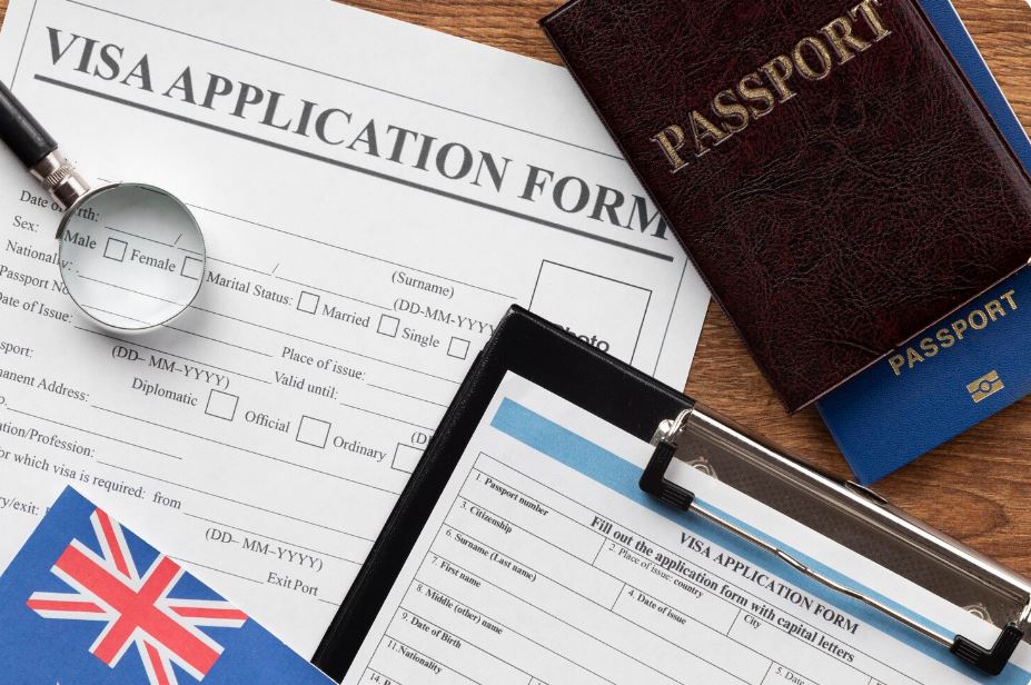 uk passport rules dual citizenship