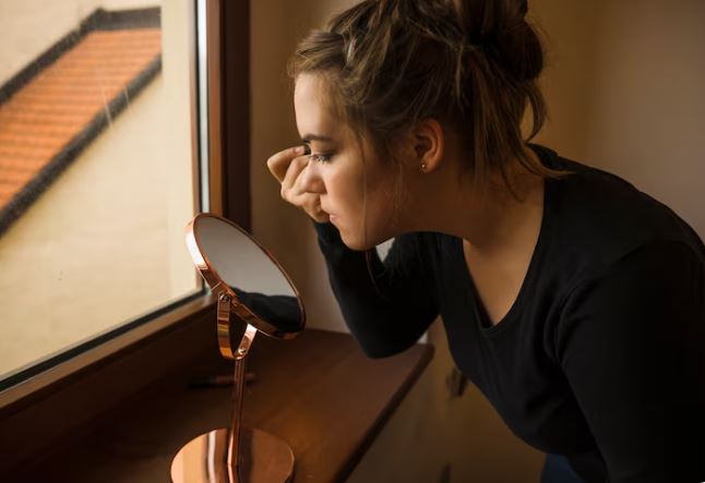 Why Constant Self-Reflection Can Backfire