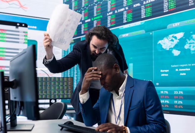 Dubai's Stock Market Bleeding and the Expat Identity Crisis — A Therapist's Perspective