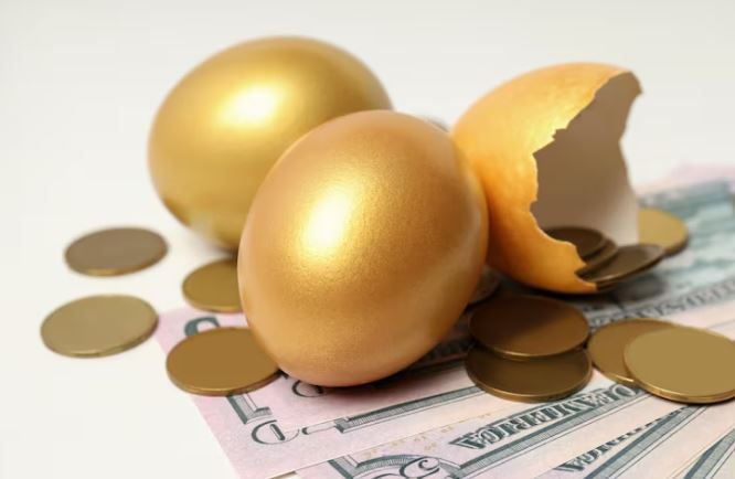 Gold Prices Are Soaring — But So Is Financial Anxiety. Here's How Therapy Can Help