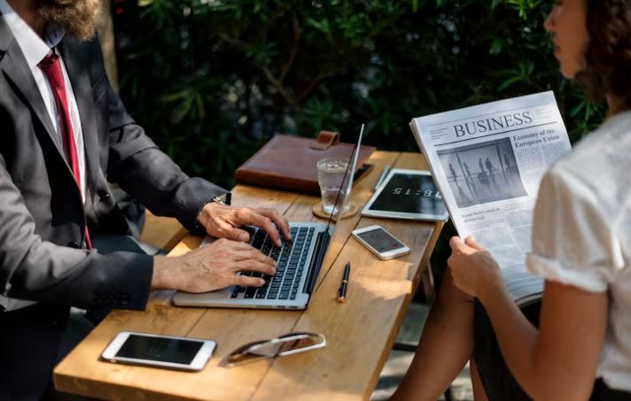 How to Have a Healthy Relationship With Financial News When the World's Markets Are in Chaos